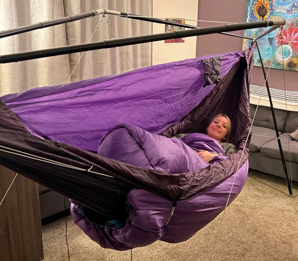 how to sleep in a hammock