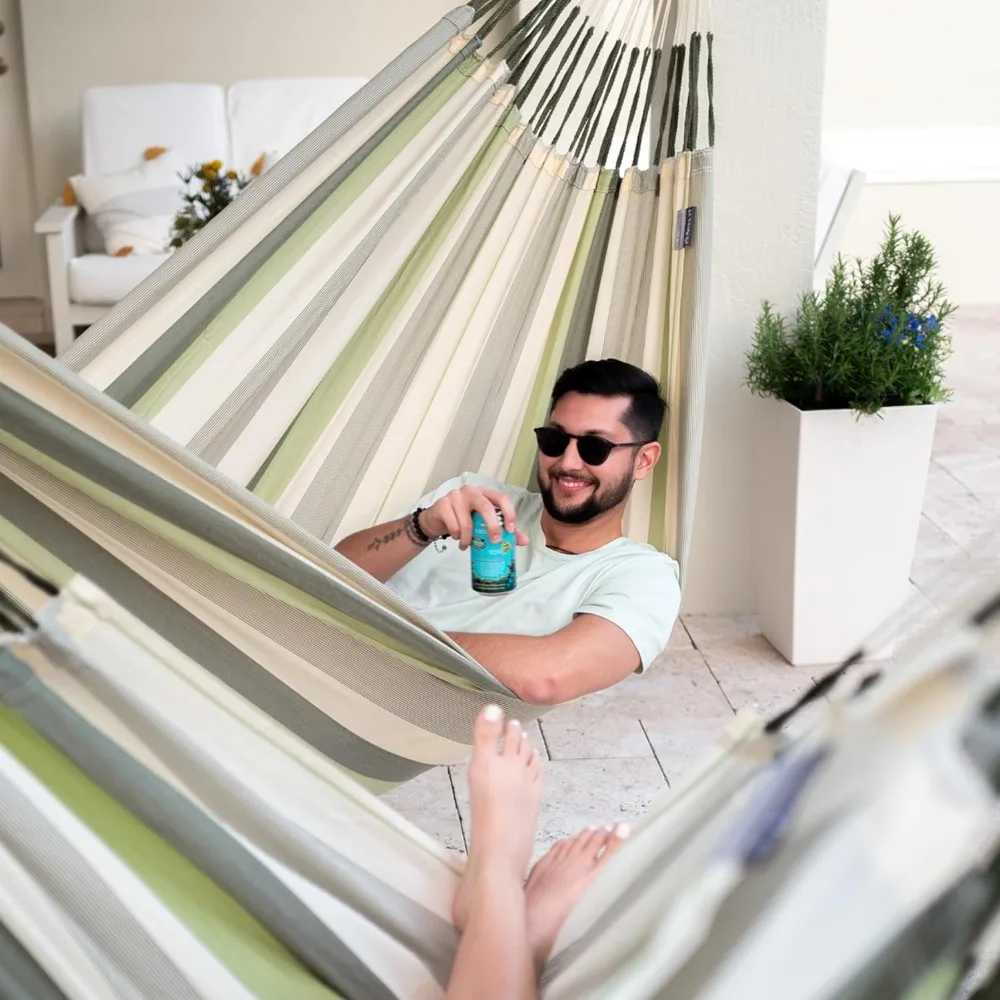 how to sleep in a hammock