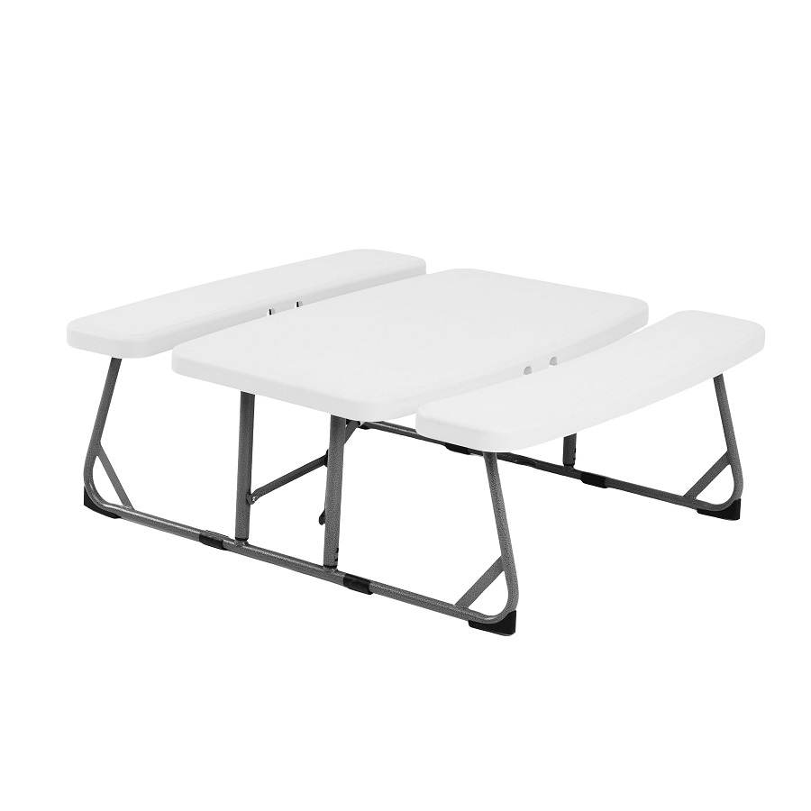 kids folding picnic table
